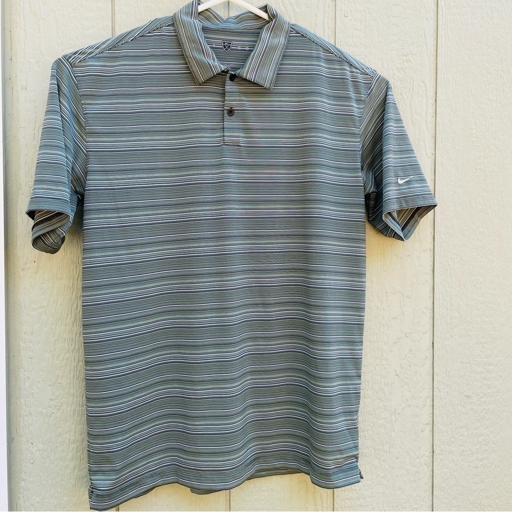Nike Men's Golf Polo‎ Shirt FITDRI  Striped Size XL, Logo on the sleeve /buttons